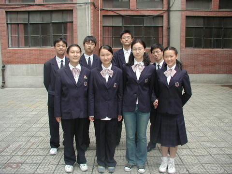 【今日话题】上海中学校服大比拼 你的学校上榜了吗?